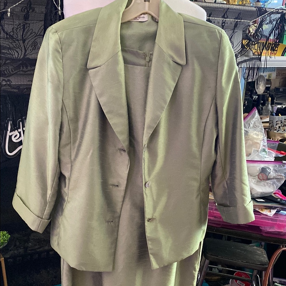 Amanda Smith Green Midi Dress Timeless Elegance